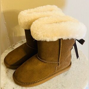 LAMO Audrey Faux Shearling Boots – Kids Size 2Y – NIB